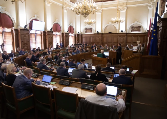 Saeima nolemj saglabāt pabalstus bijušajiem pašvaldību mēriem un viņu vietniekiem