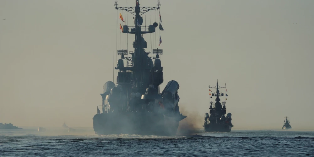 Krievijas karaflote sākusi militārās mācības Baltijas jūrā