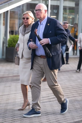 Ingrīda saka – pēcpandēmijas laiks īpašs ar to, ka nu ir iemesls un iespēja iziet sabiedrībā un sapucēties, tostarp vilkt augstpapēžu apavus.