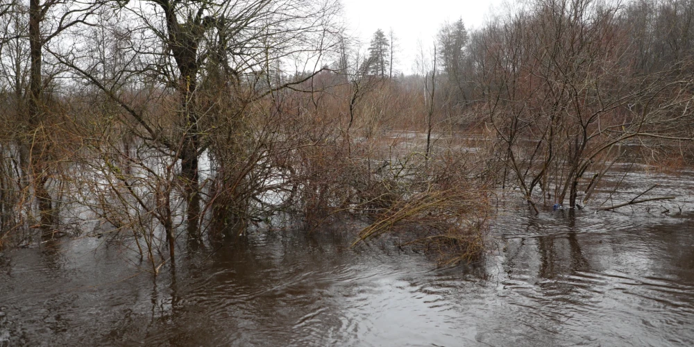 Синоптики в Латвии прогнозируют наводнения; объявлено красное предупреждение