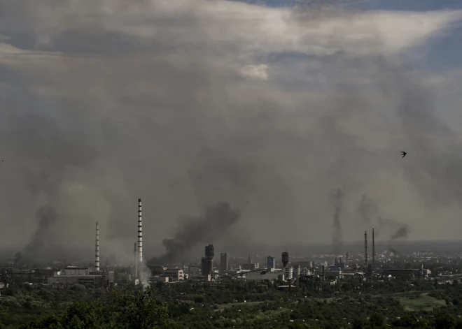 Severodoneckā palikuši 10 000 civiliedzīvotāju