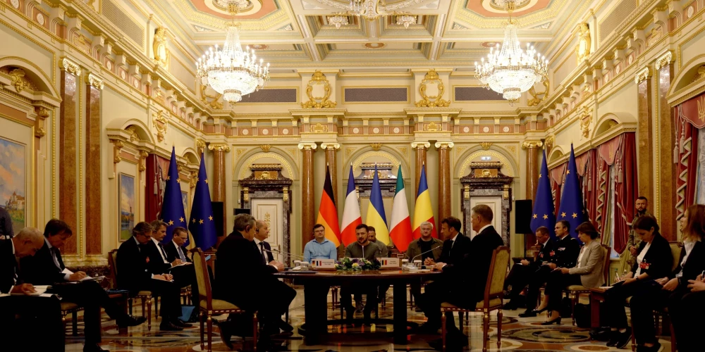 FOTO: Zelenskis Eiropas līderus uzņem prezidenta pilī