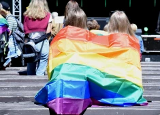 LGBT oficiālais karogs varavīksnes krāsās