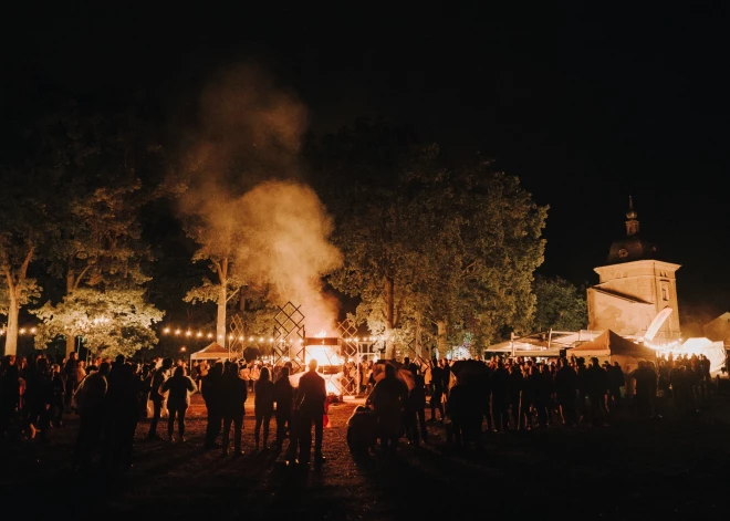 Etnomūzikas festivālā grupa "Auļi" pirmatskaņos Jāņu programmu