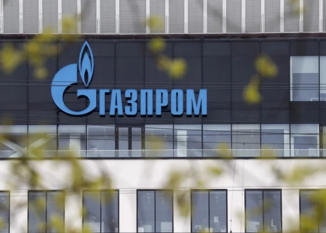 "Gazprom" uz pusi samazinājis dabasgāzes piegādes Slovākijai