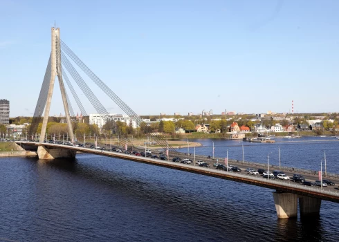 Заторы на Вантовом мосту ежегодно обходятся в миллионы евро