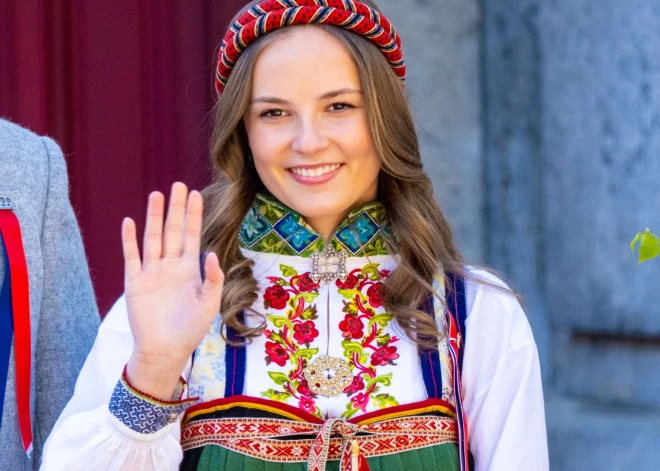 Будущая королева Норвегии официально отпраздновала совершеннолетие