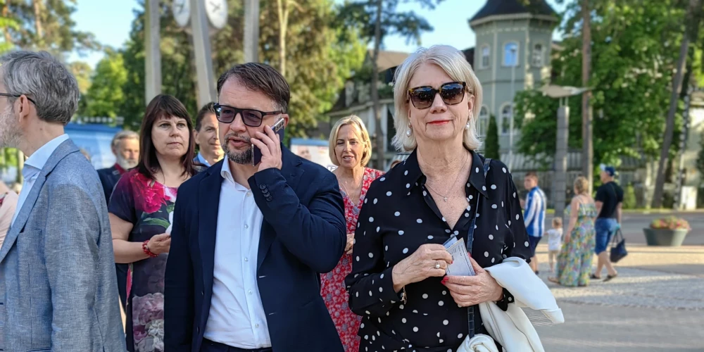 Ilze Auzere ar pavadoni Dzintaru koncertzālē šā gada 17. jūnijā.