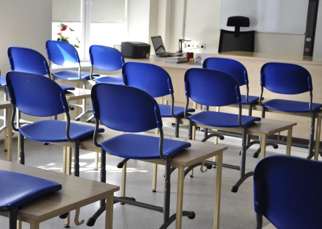 Muižniece sola laikus valdībā pieņemt grozījumus pedagogu darba samaksas noteikumos