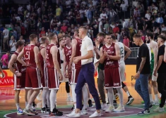 Latvijas vīriešu basketbola izlase draudzības spēlē uzvar Lietuvu