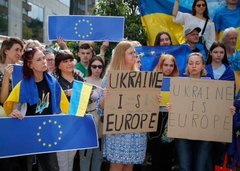 Briselē balsojuma laikā notika demonstrācijas 