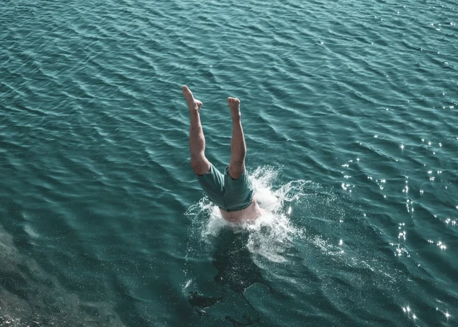 "Услышал хруст": латвийцы рассказывают о фатальных последствиях ныряния головой вниз