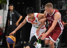 Latvijas 3x3 basketbola izlase pret Ķīnu Antverpenē Pasaules kausa izcīņā.