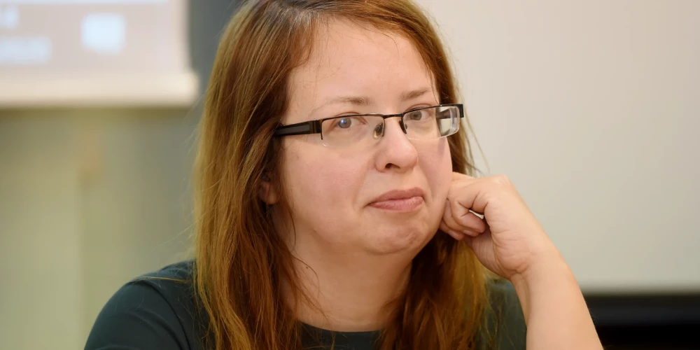 Pētniece Iveta Kažoka nav sajūsmā par ieceri finansēt aģitāciju tikai latviešu valodā