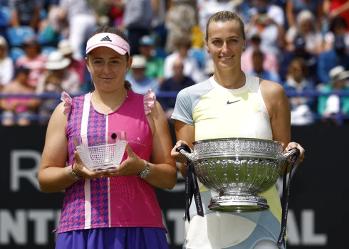 Aļona Ostapenko un Petra Kvitova.