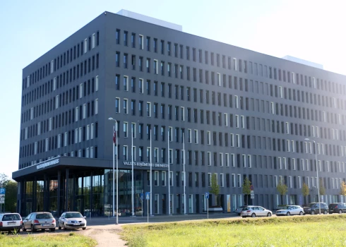 Valsts ieņēmumu dienesta ēka.