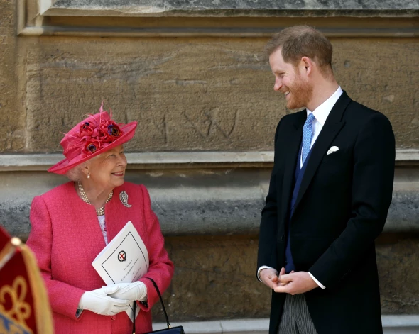 Princis Harijs un karaliene Elizabete II 2019. gadā.