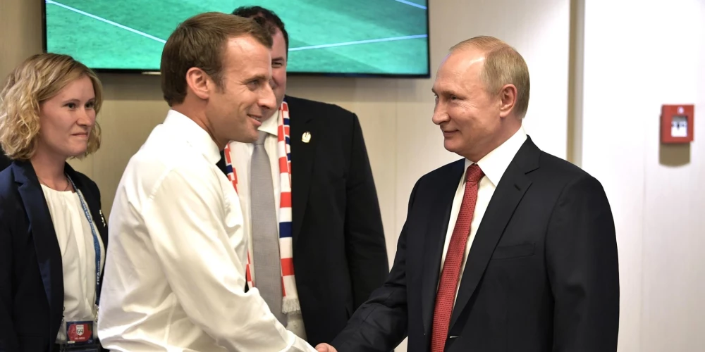 "Es tagad gatavojos spēlēt hokeju." Zināms, ko Putins ar Makronu runāja pa telefonu pāris dienas pirms kara sākuma