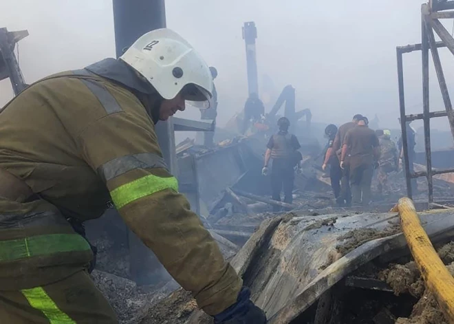 "Redzēju cilvēkus guļam apkārt." Triecienā Kremenčukā izdzīvojušais pārdevējs pastāsta par piedzīvoto