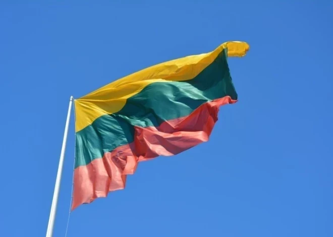 Lietuvas Seims ārkārtējo situāciju pagarina līdz septembra vidum