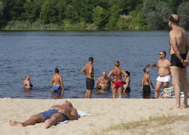 Осторожно, вас снимают! В пляжной раздевалке у озера найдена спрятанная видеокамера