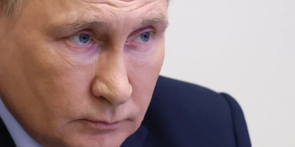 Putinam nodota vēsts no Zelenska