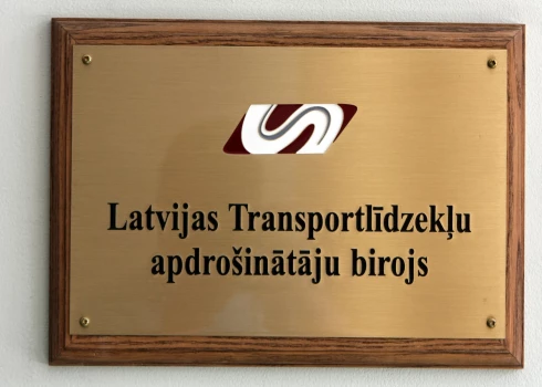 Latvijas Transportlīdzekļu apdrošinātāju biroja izkārtne.