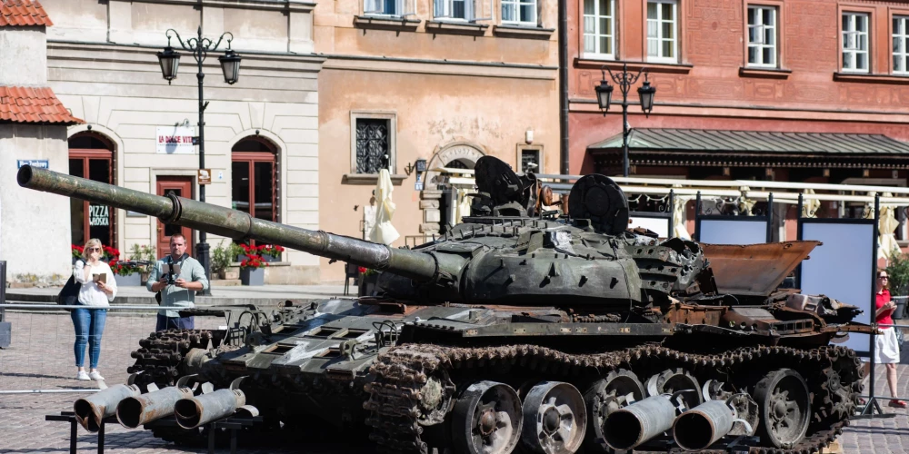 Krievu tanki tikuši līdz Varšavai, bet ne okupantiem patīkamā veidā