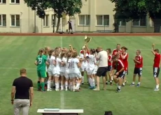 Latvijas U-17 futbolistes uzvar igaunietes un izcīna Baltijas kausu
