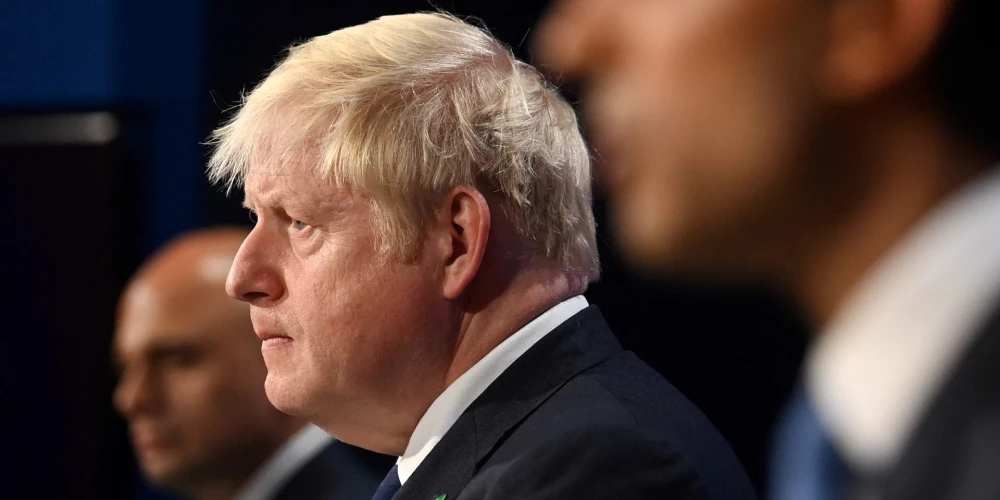 Paužot neapmierinātību ar Borisu Džonsonu, atkāpjas divi Lielbritānijas ministri