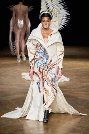 Iris Van Herpen 