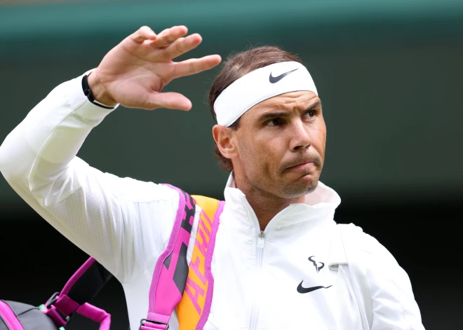 Надаль снялся с полуфинала Уимблдона