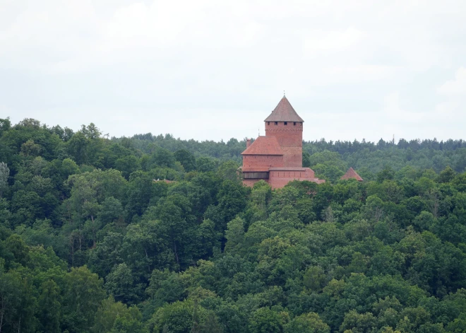 Piektdiena Latvijā būs mākoņaina