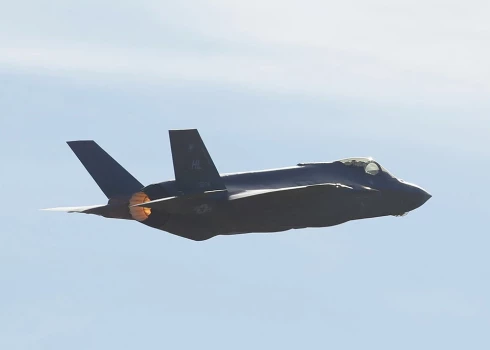 ASV iznīcinātāji F-35 ieradušies Igaunijā NATO Gaisa vairoga misijas ietvaros