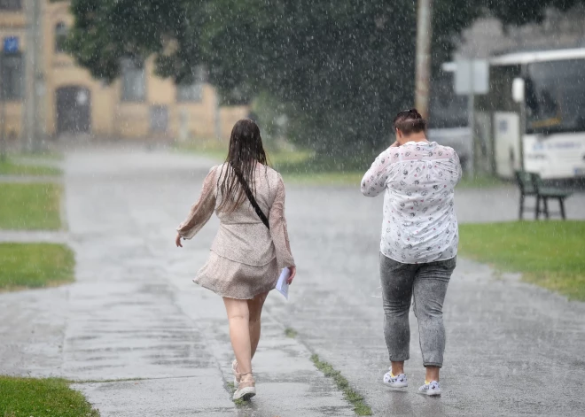 Jaunnedēļ gaidāms stiprs lietus un brāzmains vējš