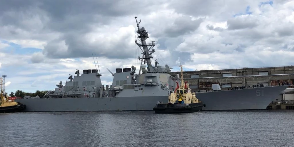 В Ригу прибыл корабль ВМС США USS Arleigh Burke (Фото: Twitter)