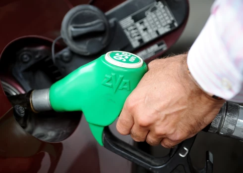 В Сейме предлагают на год снизить акцизный налог на топливо