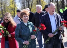 Ne bez meliem un puspatiesībām: "Latvijas krievu savienība" savākusi 10 000 parakstus pret okupantu pieminekļu nojaukšanu
