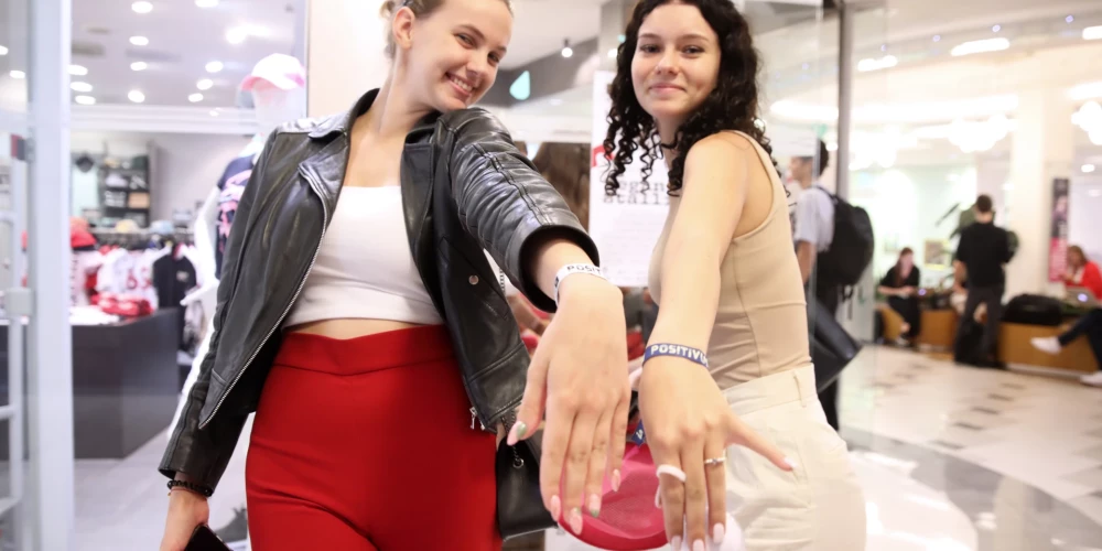 Tirdzniecības centrā "Galerija Centrs" sāk darboties "Positivus" oficiālais apročošu saņemšanas punkts.