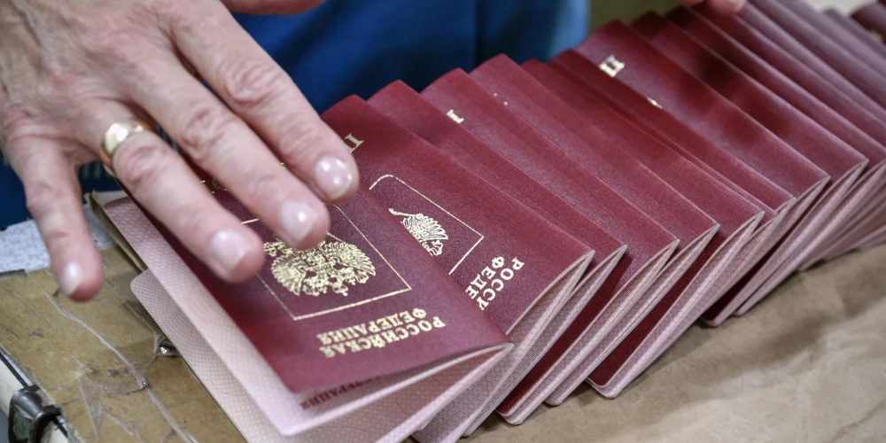 ES neatzīs pases, kuras Putina režīms dalīs ukraiņiem