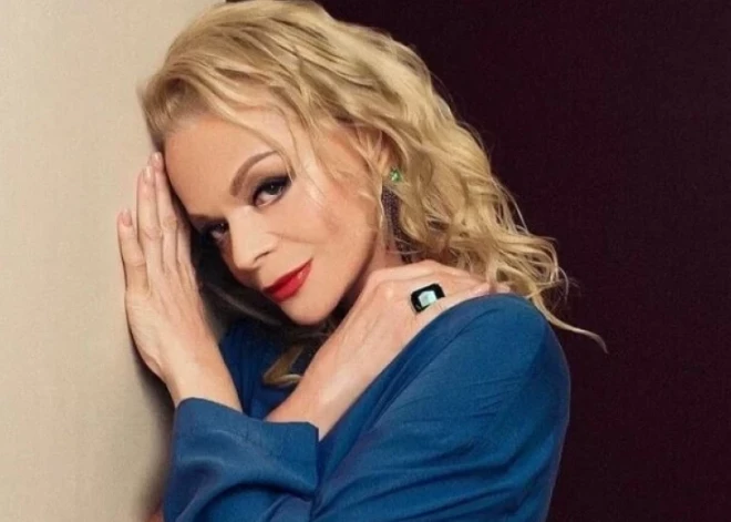 66-летняя Лариса Долина оправдалась за любовь к смелым нарядам