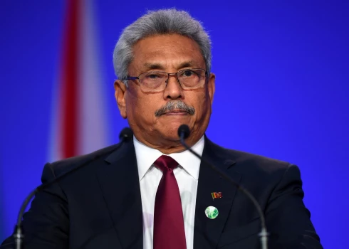 Šrilankā pieņemta aizbēgušā prezidenta atkāpšanās