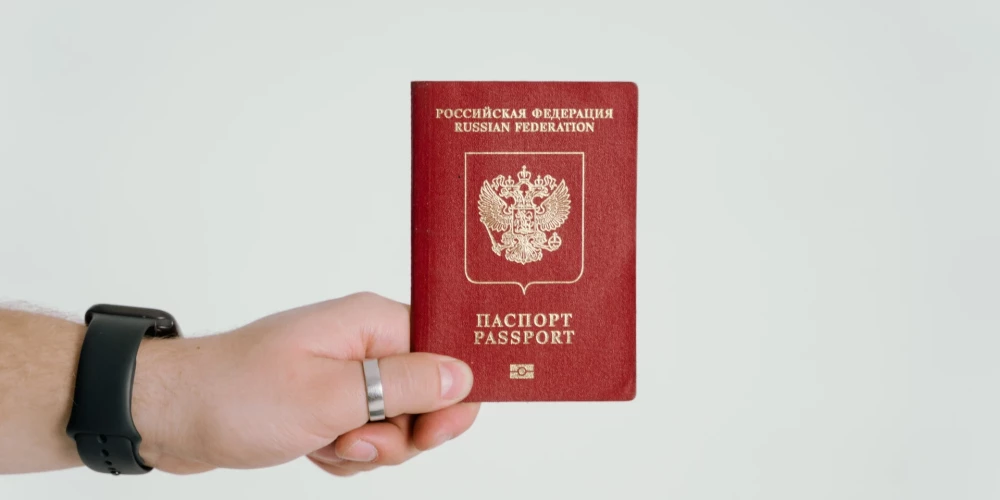 Украинцам с новыми российскими паспортами грозит запрет на въезд в ЕС