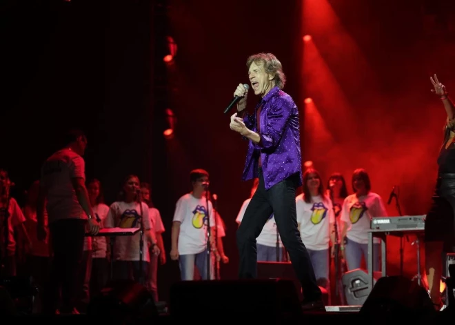 ВИДЕО: The Rolling Stones выступили на одной сцене с украинским детским хором