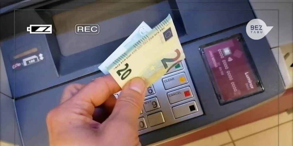 В Тукумсе женщине приходится проводить до 40 минут у банкомата