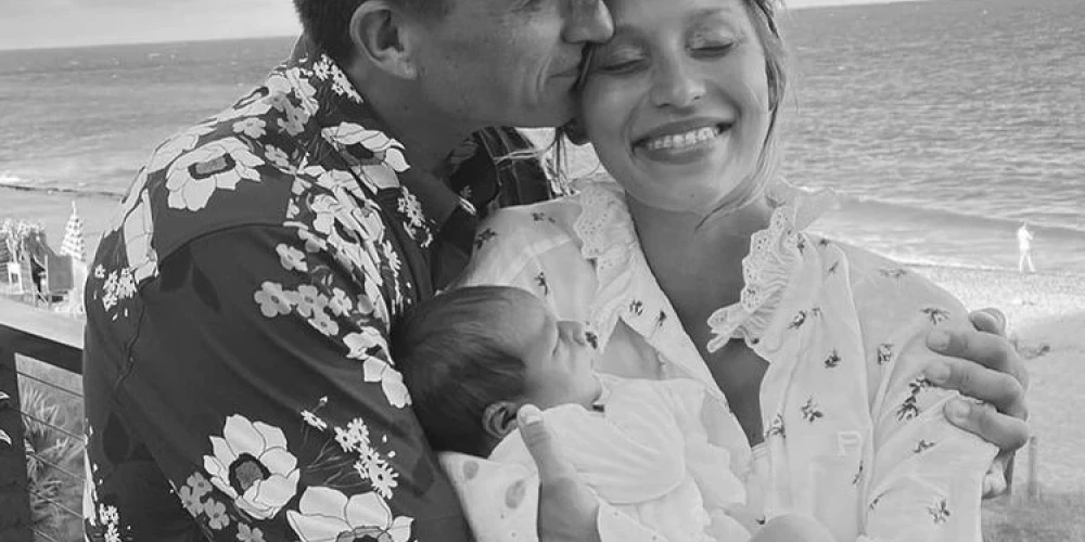 Регина Тодоренко с мужем Владом Топаловым и сыном Миром