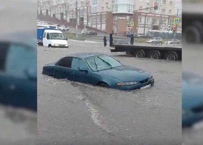 Дети просили вытащить их из затопленной ливнем машины и читали молитву, но спасатели так и не приехали