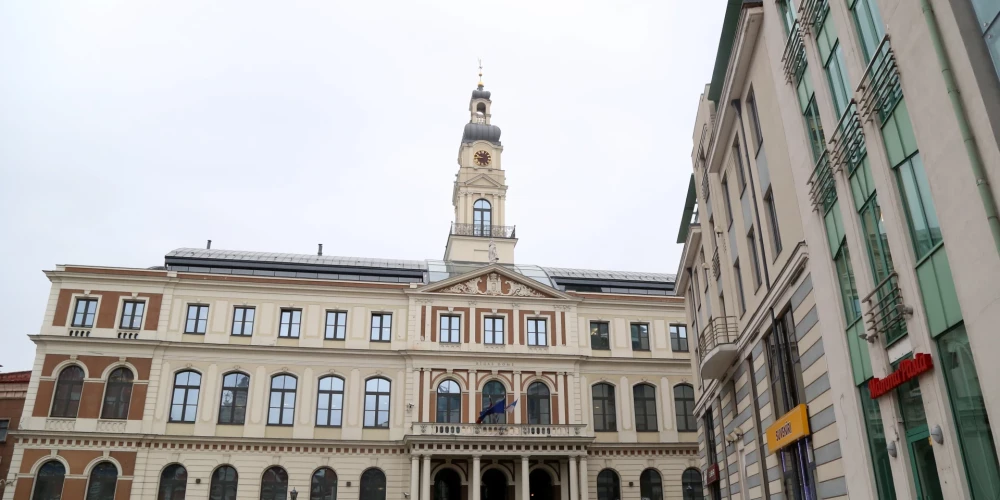Rīgas dome atļauj demontēt divus padomju armiju slavinošus objektus Ķīšezera krastā