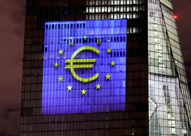 Eiro kurss kāpj; ECB nolemj eiro bāzes procentlikmi palielināt līdz 0,5%