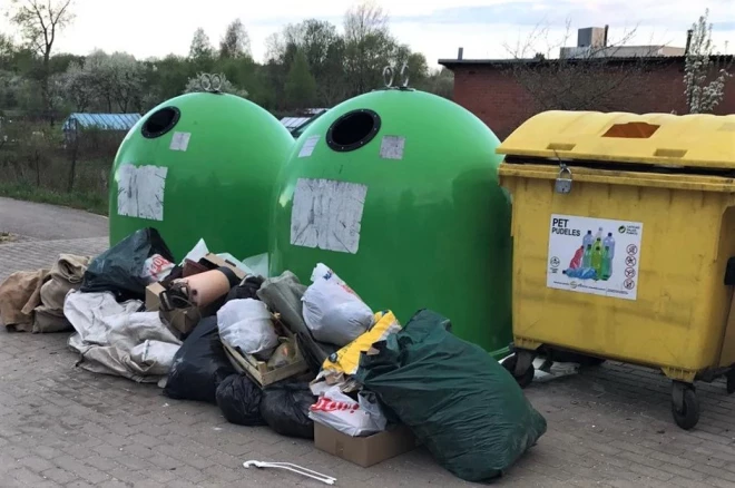 Nedēļas vidū atkal pastrādāti varas darbi pie Durbes upes iztekas no Durbes ezera: kāds nelikumīgi atracis izveidoto upes iztekas aizsprostu.